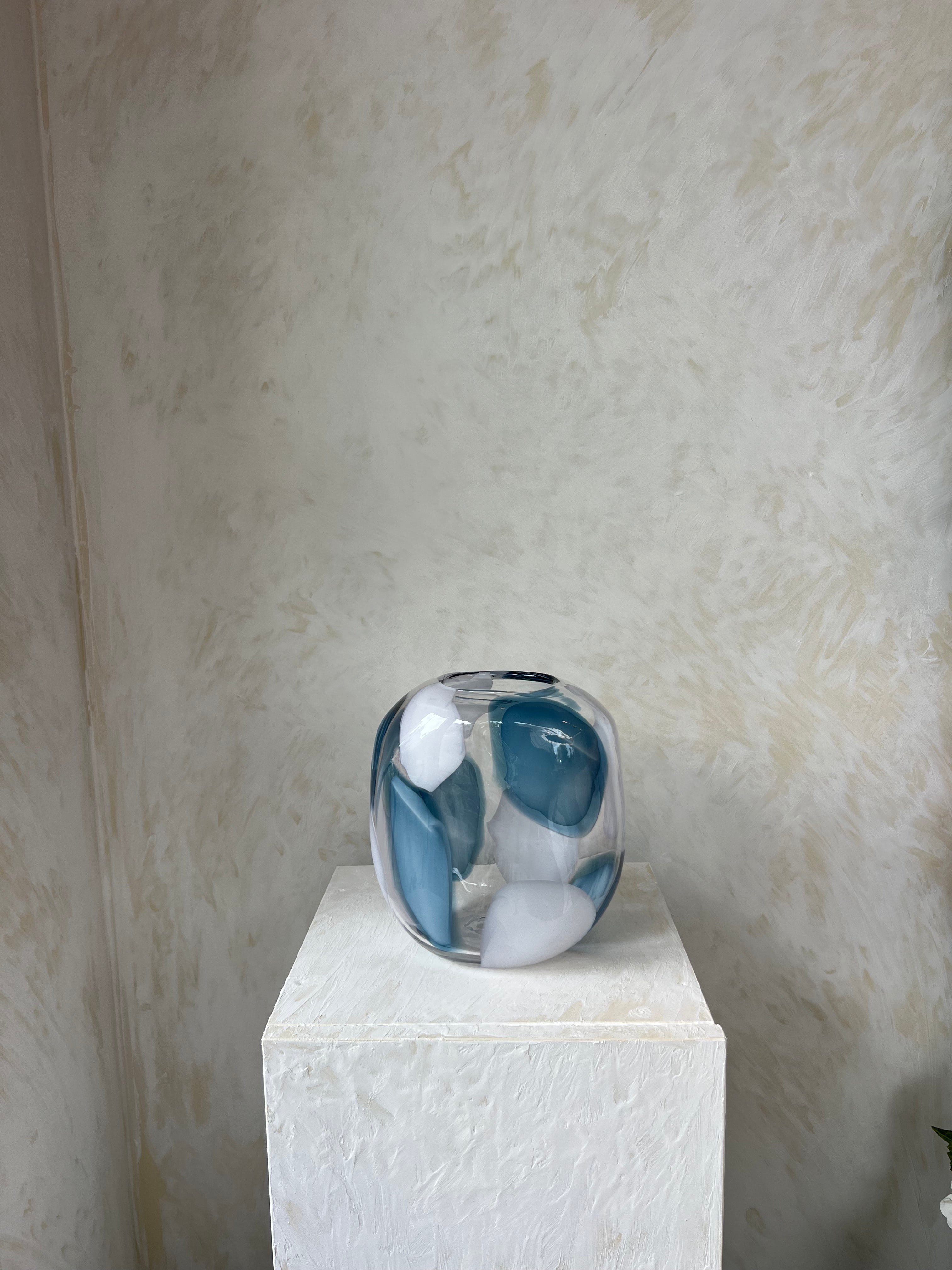 גרפיטי זכוכית נמוך