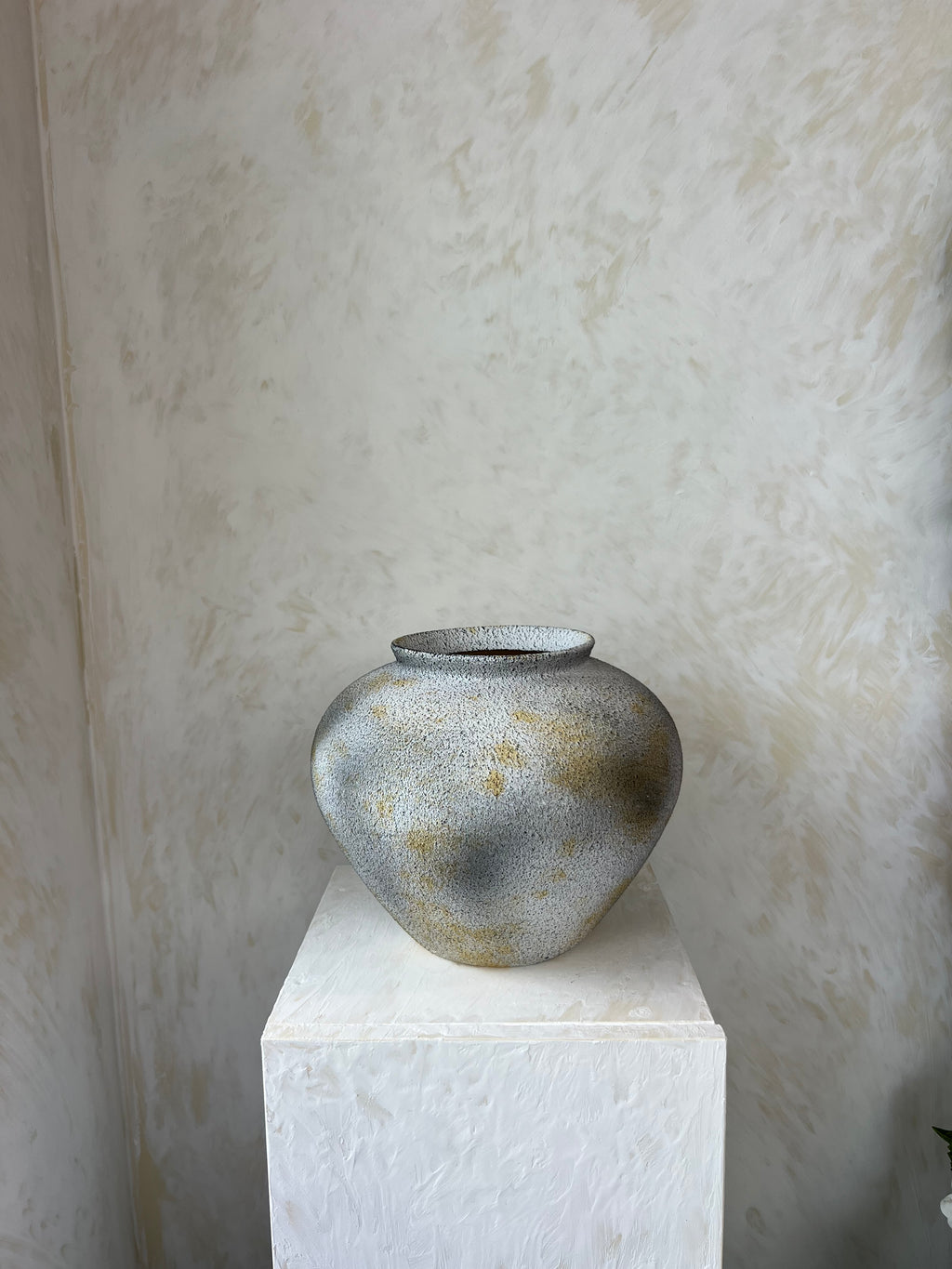 כלי קרמיקה אפור/זהב