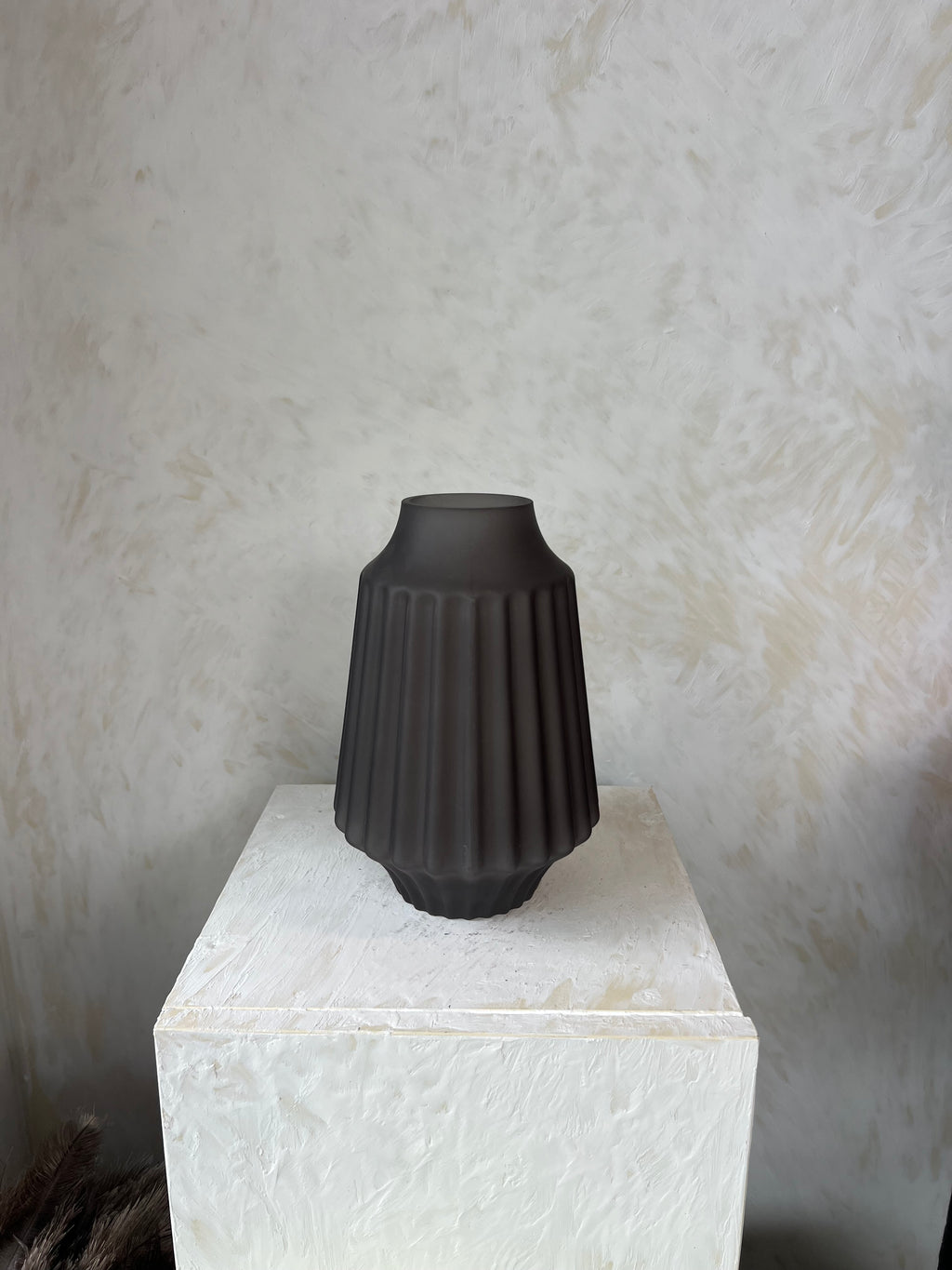 כלי זכוכית אפור מט