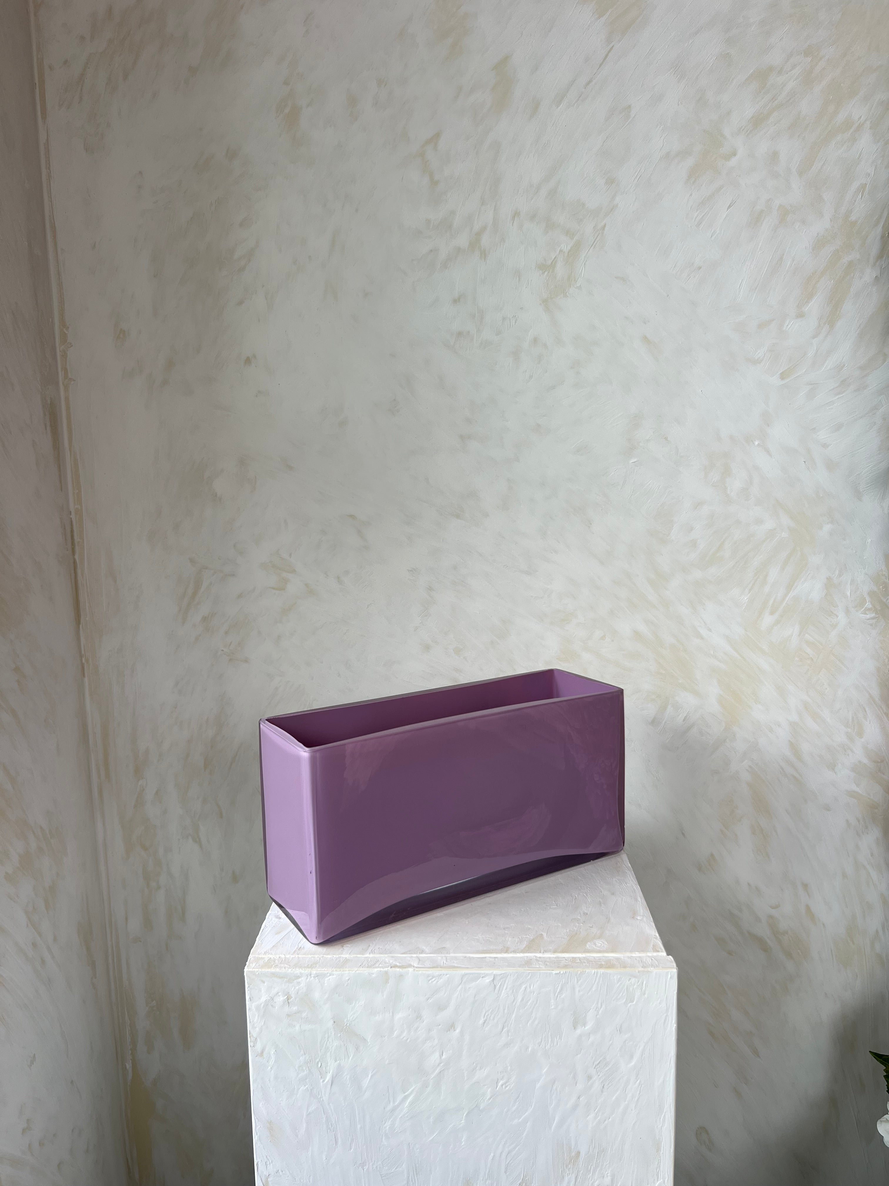 מלבן זכוכית סגול