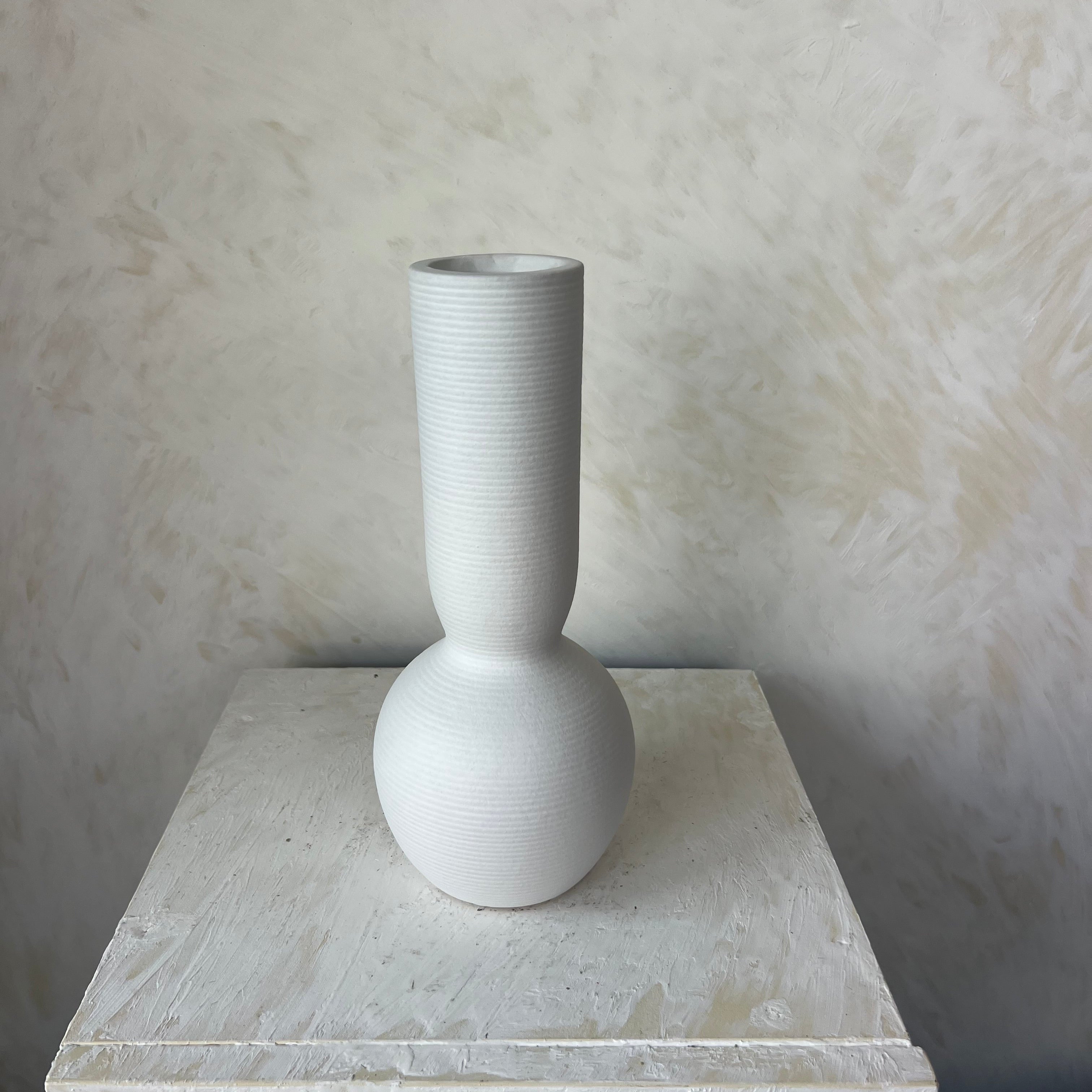 אגרטל צר כדור 26 ס״מ