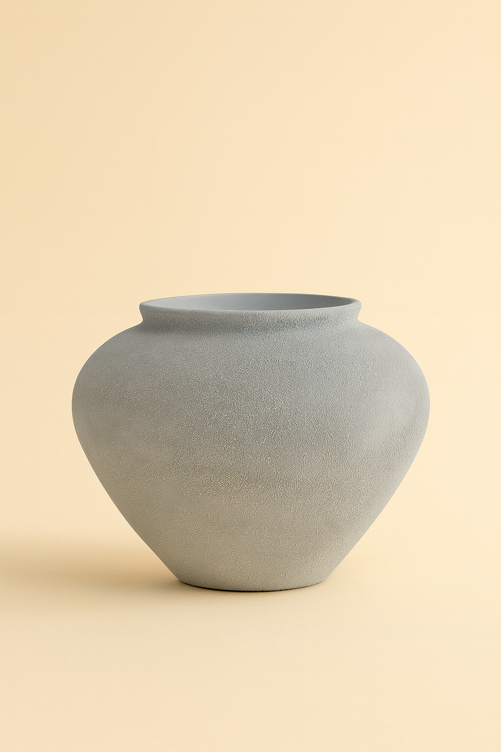 כלי קרמיקה אפור