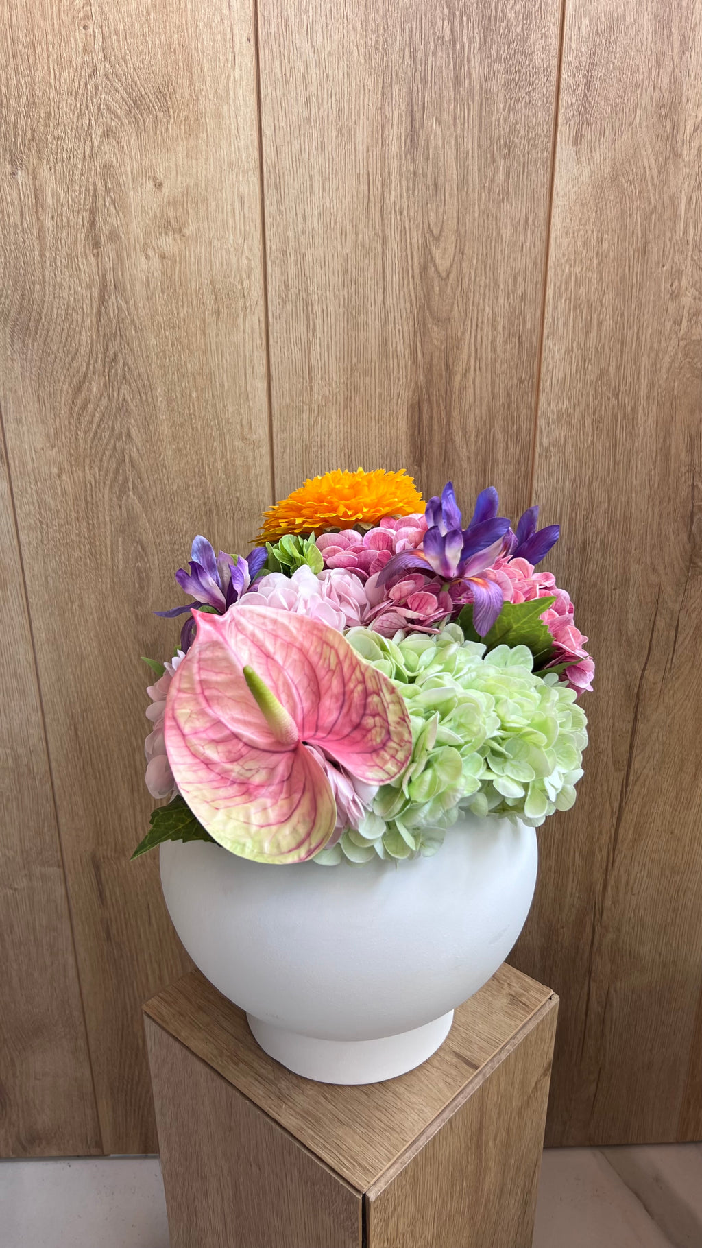 סידור פרחוני עגול