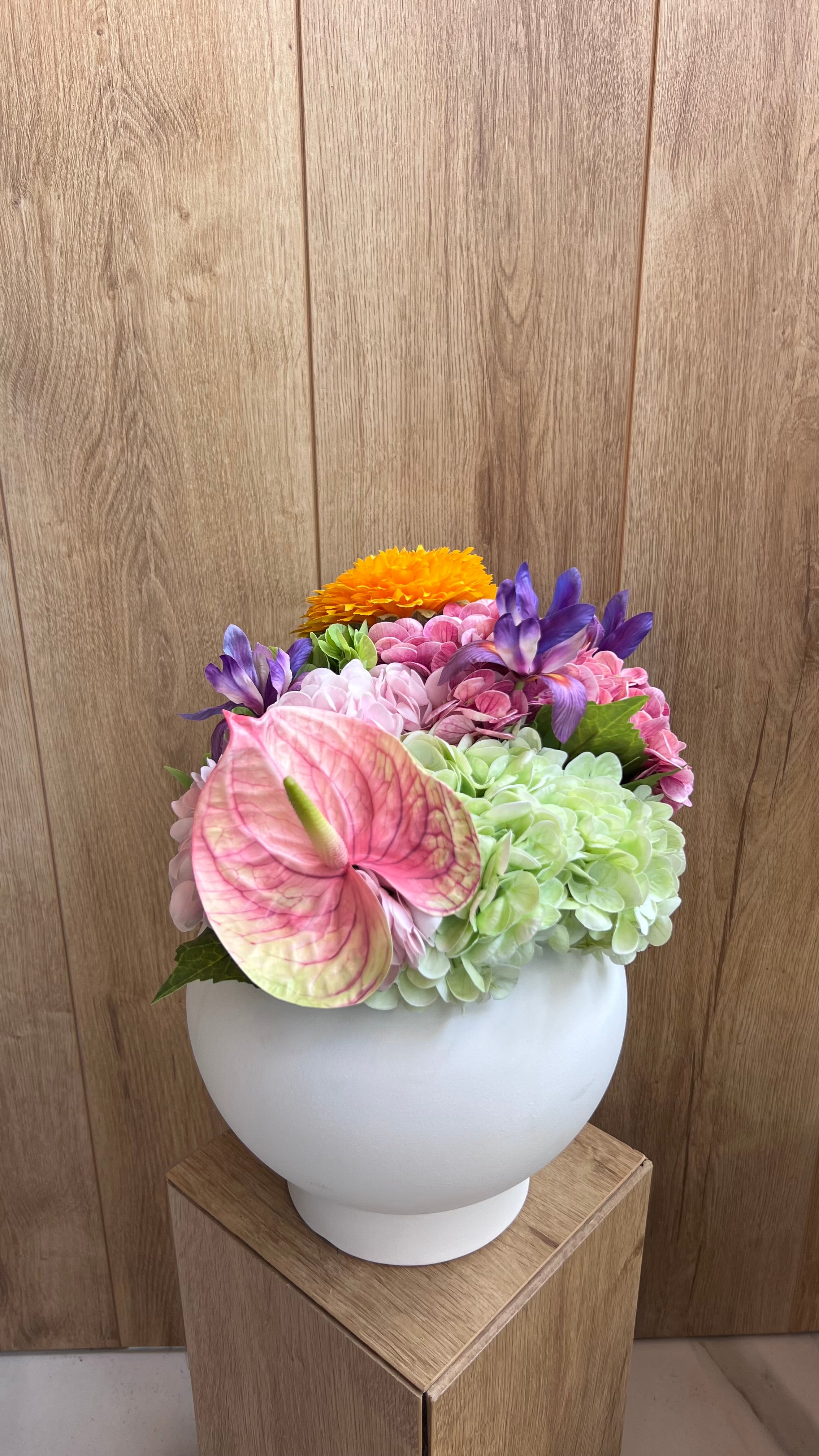 סידור פרחוני עגול