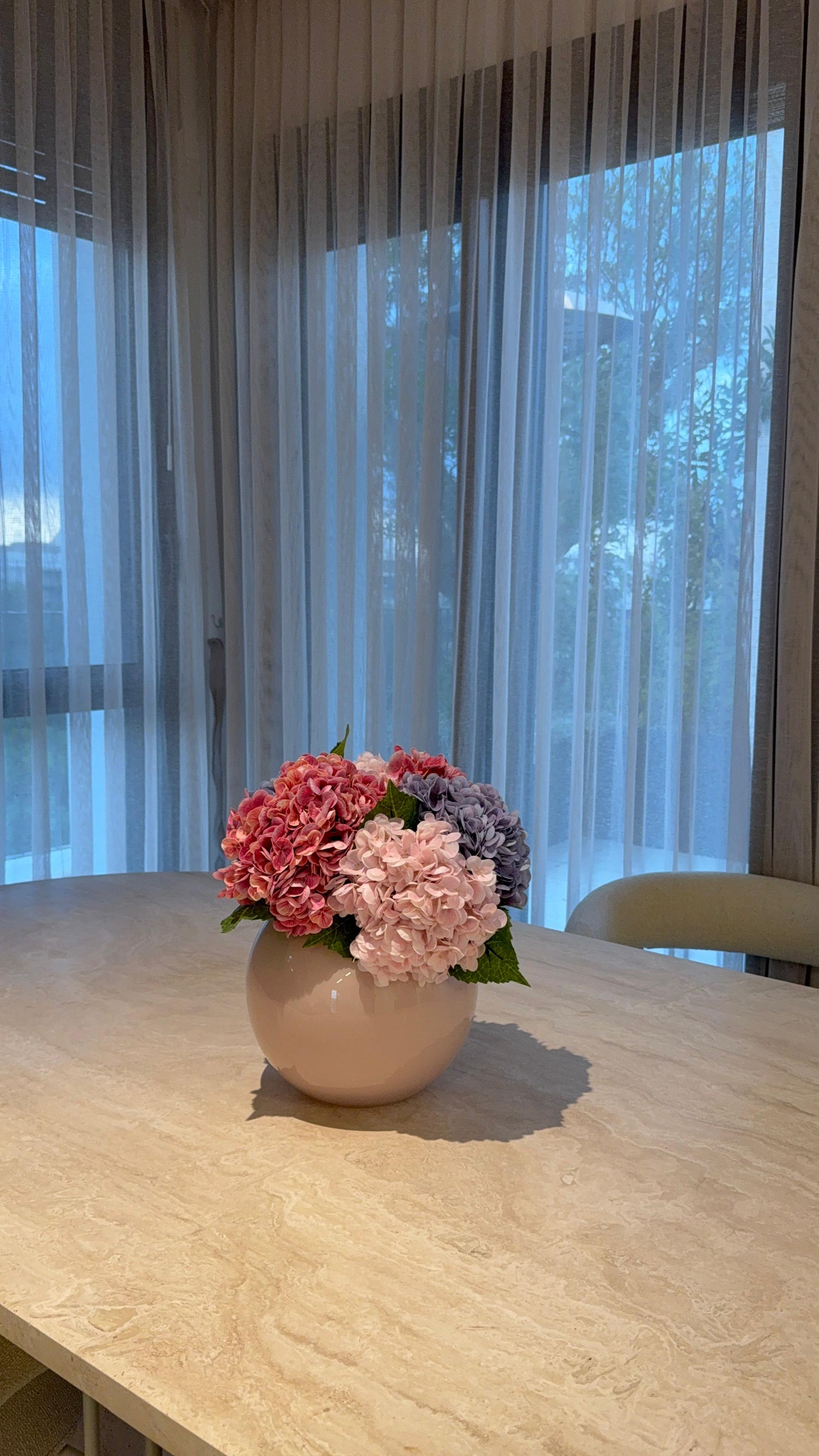 סגול ורוד ופוקסיה