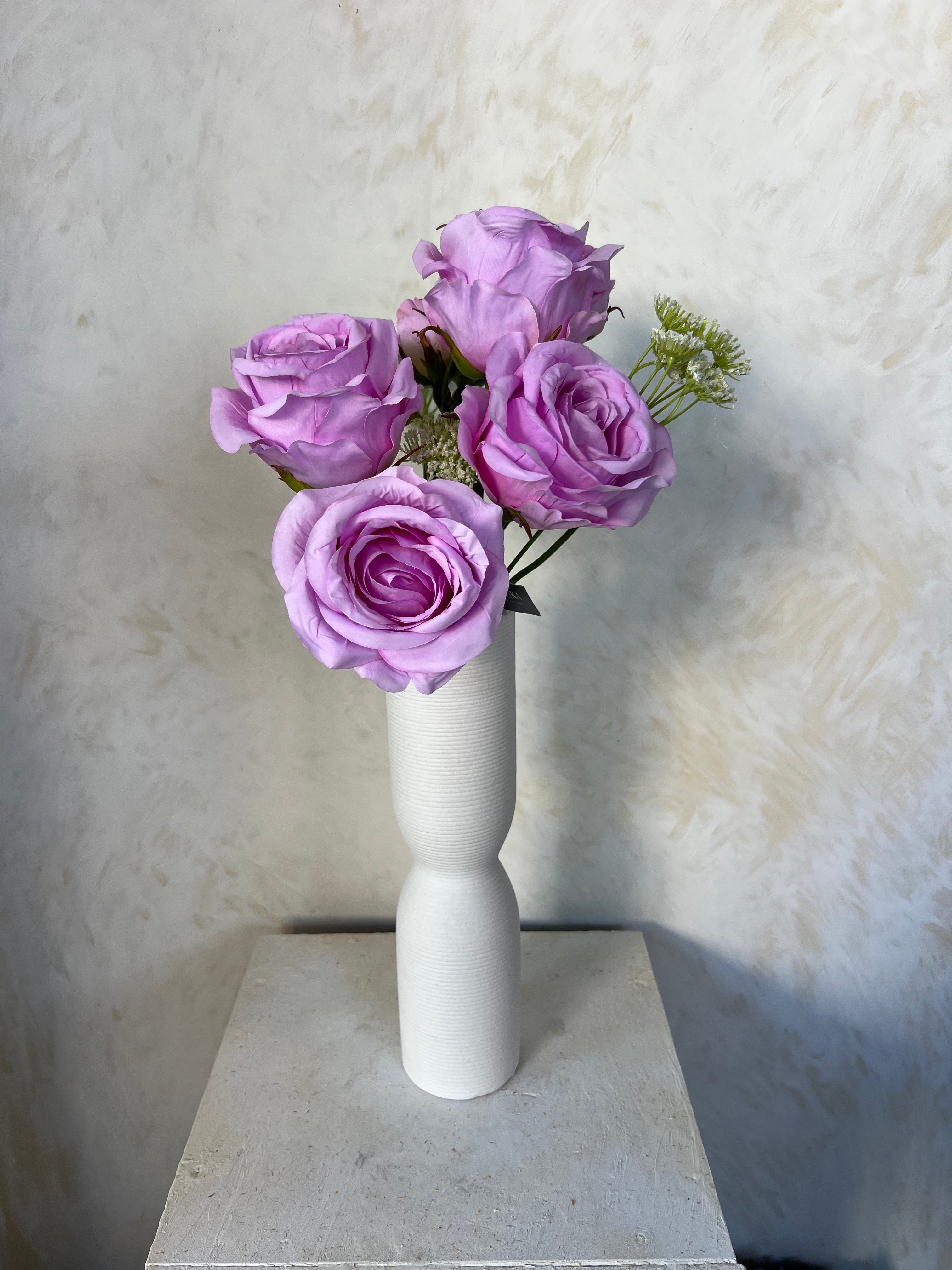 4 ורדים לילך כולל כלי קרמיקה