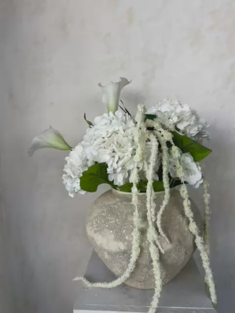 טען וידאו: לבן על לבן