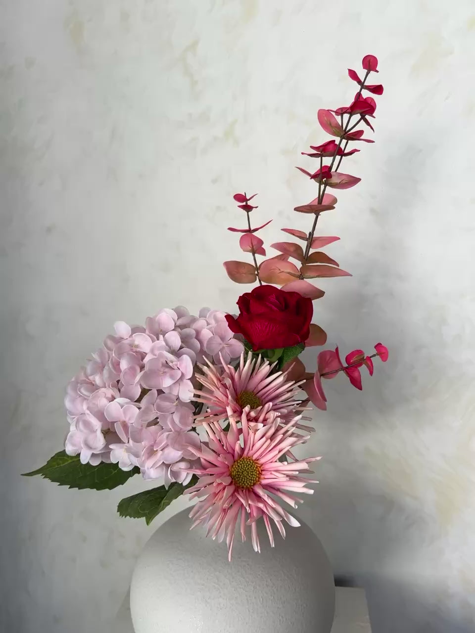 טען וידאו: אהבה  מרהיבה כולל כלי קרמיקה